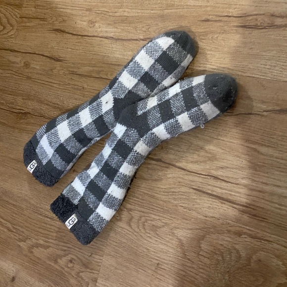 UGG Men's Grey and White Plaid Socks - Picture 4 of 9